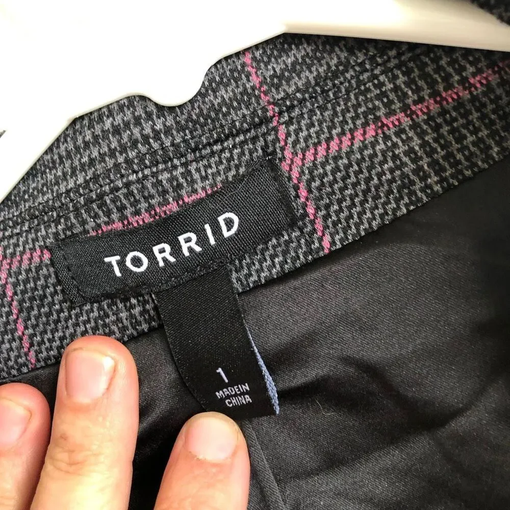 Torrid‎ size 1 / 1X / xlStudio Double Knit Blazer Jacket Plaid Gray Career Work